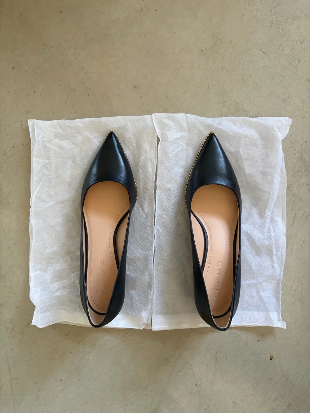 Coach Willa Pump